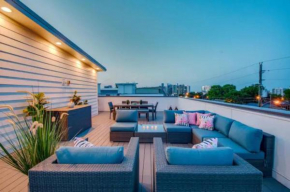 Gulch modern 3 story condo, 2 car garage, rooftop fire pit, security, and view!